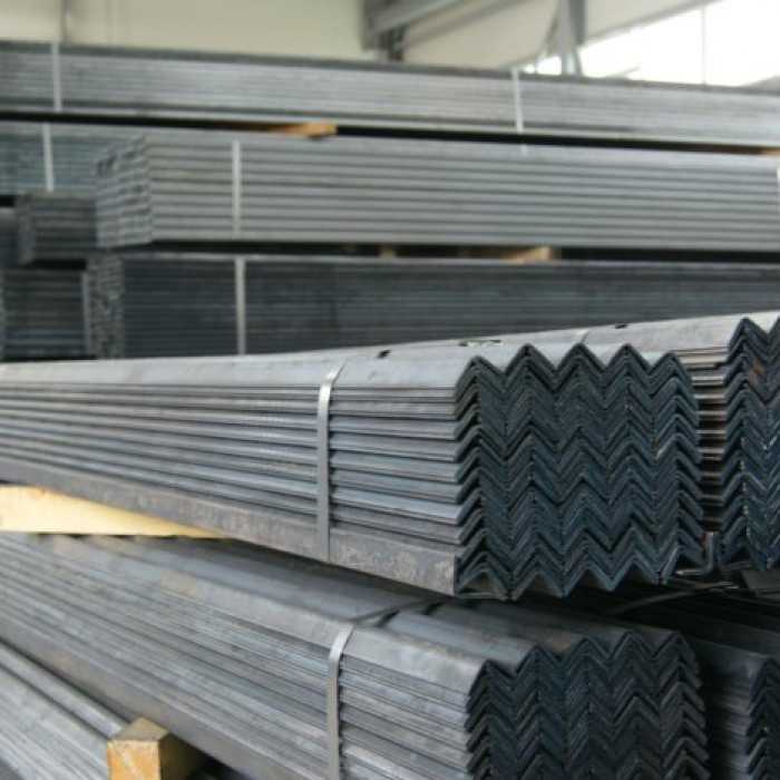 Уголок горячекатаный равнополочный 125х125х12 мм 12 м