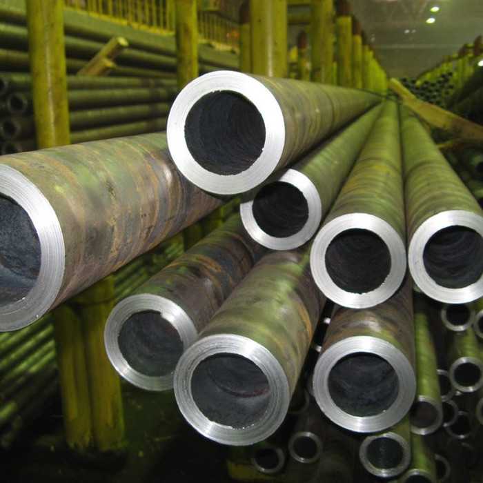 Труба бесшовная горячедеформированная 194х45 мм